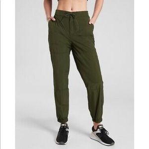 Athleta expedition jogger